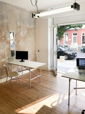 Foto - Schreibtischarbeitsplatz in Co-Working Space - Ostkreuz