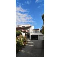 Architekten Hausteil mit Dachterrasse, ELW und viel Platz - Ruderting