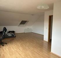 Helle, schöne und geräumige DG Wohnung in Northeim-Hillerse