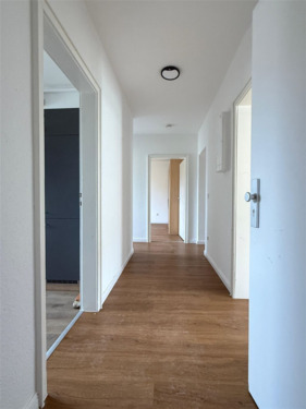 Foto - Schicke 4 ZKB Whg. mit Balkon in zentraler Lage