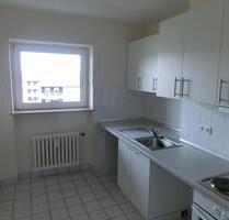 Geschmackvolle sonnige 2,5-Zimmerwohnung mit Einbauküche und Balkon zu sofort zu vermieten. - Kiel Neumühlen-Dietrichsdorf