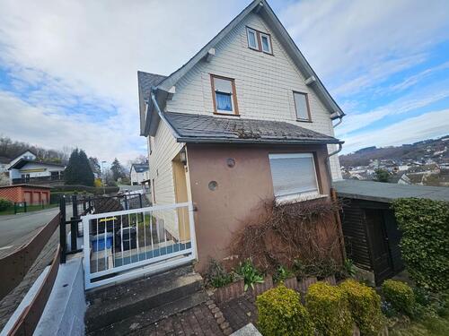 Foto - Einfamilienhaus mit Garten in guter Lage zu vermieten.