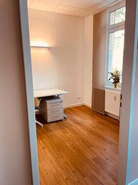 Foto - Untermiete für z.b Massage, Naildesign,Waxing,Laser ,Coaching)