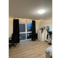 WG-Zimmer Wohnung mit eigenem Badezimmer und großer Dachterasse - Marburg