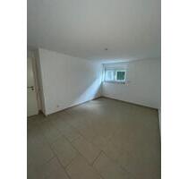 3-Zimmer-Kellerwohnung mit Terrasse und Parkplatz in Pohlheim