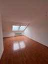 Foto - Helle 2,5-Zimmer Wohnung mit großem Wohnzimmer und Balkon