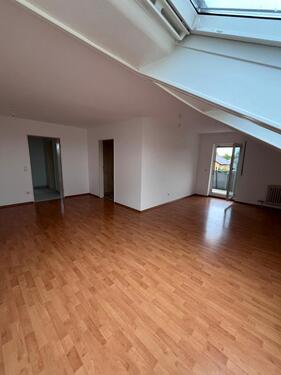 Foto - 2.5 Zimmer Dachgeschoßwohnung zur Miete in Markgröningen