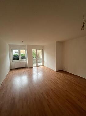 Foto - 3-Zimmer-Wohnung im EG mit Balkon – NUR MIT WBS !