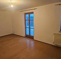 Große 2 Zimmerwohnung, ruhige Lage, mit neuer Terrasse - Windorf