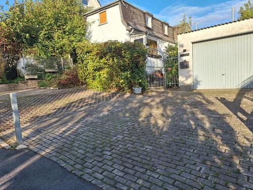 Foto - Freistehendes Einfamilienhaus, sanierungsbedürftig, € 239.000