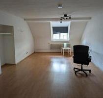 Lust eine 3er WG zu gründen? - 910,00&nbsp;EUR Kaltmiete, ca.&nbsp; 120,00&nbsp;m&sup2; in Saarbrücken (PLZ: 66111)