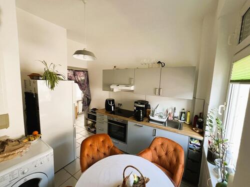 Foto - 3-Zimmer-Wohnung in Stilaltbau mit EBK (WG möglich)