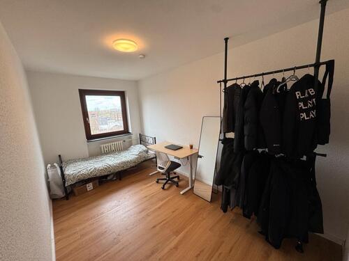 Foto - Zimmer in 4er WG ab 01.04 frei - 589,00&nbsp;EUR Kaltmiete, ca.&nbsp; 12,00&nbsp;m&sup2;