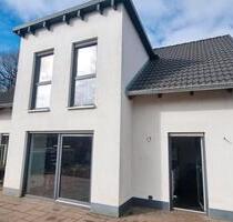 EFH mit 221 m² Nutzfläche, Wärmepumpe & Doppelgarage - Allersberg Eismannsdorf