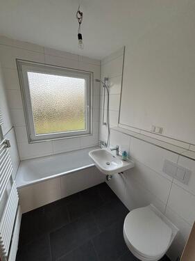 Foto - sonnige,sanierte 3-Zimmerwohnung, EG, sofort bezugsfrei, privat