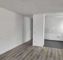 Charmante 2,5-Zimmer-Wohnung mit zwei Balkonen & idealer Raumaufteilung – sofort bezugsfrei! - Aue-Bad Schlema