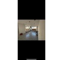 Wohnung mit Ladengeschäft - 170.000,00&nbsp;EUR Kaufpreis, ca.&nbsp; 140,00&nbsp;m&sup2; in Solingen (PLZ: 42651)