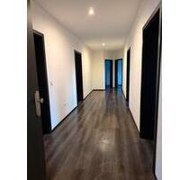 Großzügige 4-Zimmer-Wohnung mit 125 m² – frisch renoviert . - Werl