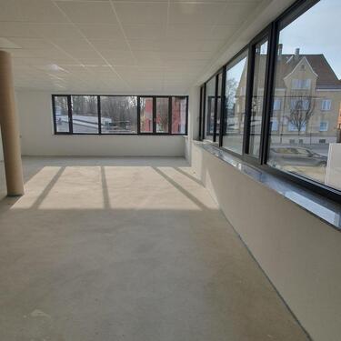 Foto - Erstbezug: Barrierefreie Neubau-Bürofläche im Erdgeschoss in zentraler Lage von Aalen zu vermieten