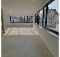 Erstbezug: Barrierefreie Neubau-Bürofläche im Erdgeschoss in zentraler Lage von Aalen zu vermieten