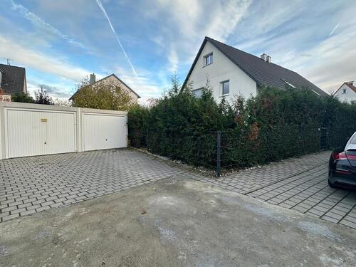 Foto - Doppelhaushälfte mit Garten, Terasse, Garage
