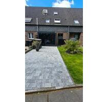 Modernisiertes 5-Zimmer Reihenhaus mit Doppelgarage - Duisburg Walsum