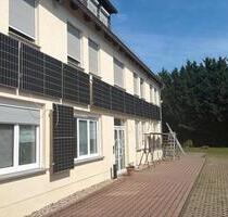 Terasse barierefrei Garten - 1.281,00&nbsp;EUR Kaltmiete, ca.&nbsp; 85,00&nbsp;m&sup2; in Böhlen (PLZ: 04564)