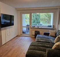 Frisch renovierte Einraumwohnung mit hochwertiger Ausstattung, Balkon & PKW-Stellplatz - Arnsdorf