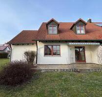 Neu renovierte Doppelhaushälfte mit 5 Zimmern in Röhrmoos