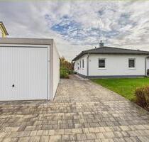 Neuwertiger Winkelbungalow in begehrter Wohnlage energieeffizient - Burgkunstadt