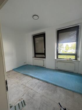 Foto - Renovierte 2-Zimmer-Wohnung am Pappelweg 1 in Hanau – Ihr neues gemütliches Zuhause wartet auf Sie [HMR-O12E05]