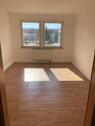 Foto - Schöne helle frisch renovierte und sofort verfügbaren, 2 Zimmerwohnung im Erdgeschoss zentral gelege