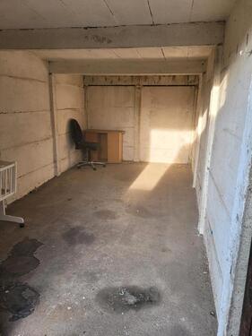 Foto - Amalienstraße,Trockene Garage für KFZ oder Hobby