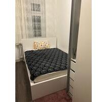 Zimmer zu vermieten in Spandau - 550,00 EUR Kaltmiete, in Berlin (PLZ: 10585) Charlottenburg-Wilmersdorf