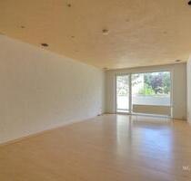 MG - 4-Zimmer-Wohnung in Landstuhl-Atzel – 2 Balkone und Parkplatz