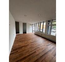 Helle renovierte Gewerbeimmobilie im EG, Zentrumsnah - Böblingen