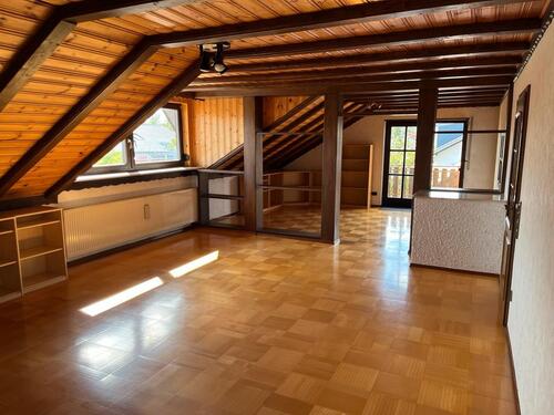 Foto - 3-Zimmer Dachgeschosswohnung mit nagelneuer Küche und Balkon
