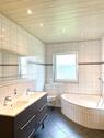 Foto - *** Schöne 4,5 Zimmer Wohnung mit zwei modernen Bädern, EBK, Balkon, Terrasse und Garten ***