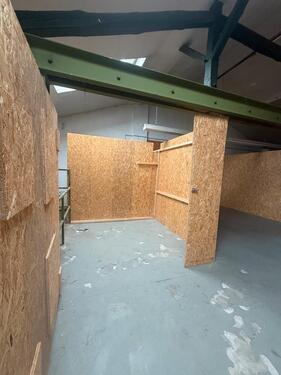 Foto - Lagerbox Halle - 70,00 EUR Kaltmiete,