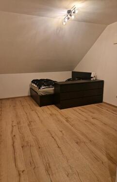 Foto - Möbliertes Zimmer in schöner 3-Zimmer Wohnung zu vermieten