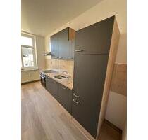Neue Einbauküche! Große 3-Zimmer mit neuem Laminat und Wannenbad in guter Lage! - Chemnitz Altchemnitz