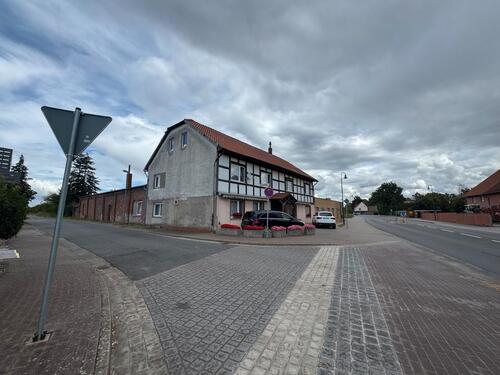 Foto - Immobilien mit Entwicklungspotenzial – Wohnhaus + 3 Lagerflächen