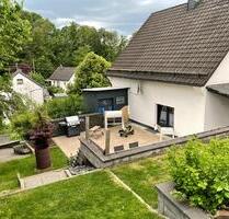 Modernisiertes Einfamilienhaus - 235.000,00&nbsp;EUR Kaufpreis, ca.&nbsp; 94,00&nbsp;m&sup2; in Steinebach/Sieg (PLZ: 57520)