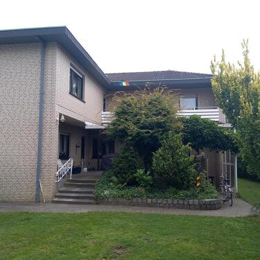 Foto - Haus und Nebengebäude sofort verfügbar.