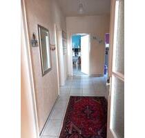 Großzügige 3ZKB mit Einbauküche, Balkon, eigenem Garten & Garage - Neuhof