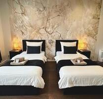 Voll möblierte 2-Zimmer-FeWo im Zentrum von Cottbus-3 Personen I