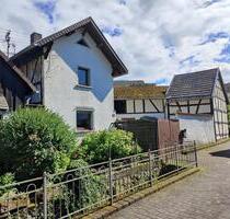 Kleine renovierungsbedürftige Fachwerkhofanlage - Remagen