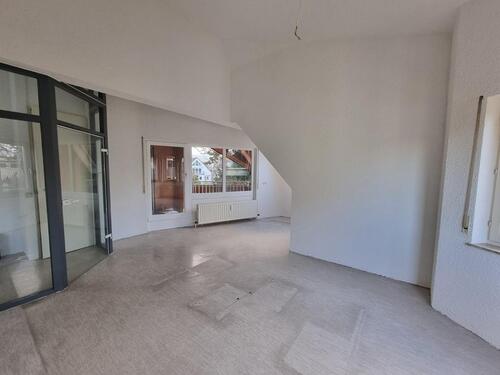 Foto - Helle 3-Zimmer Maisonette-Wohnung im 3. OG in Leonberg