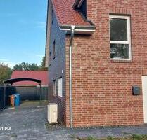 Moderne Doppelhaushäfte in Gifhorn Kästorf