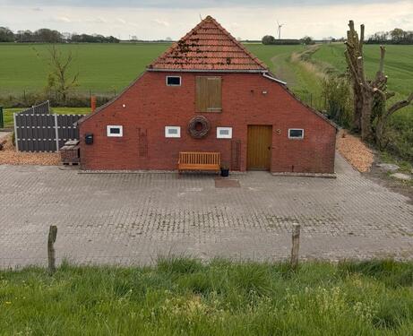 Foto - Ferienhaus an der Nordsee direkt am Deich mit großem Garten